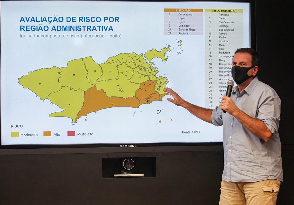 Paes alertou que poderá adotar medidas mais restritivas em áreas cujo número de casos ainda é alto - Ricardo Cassiano/Prefeitura do Rio