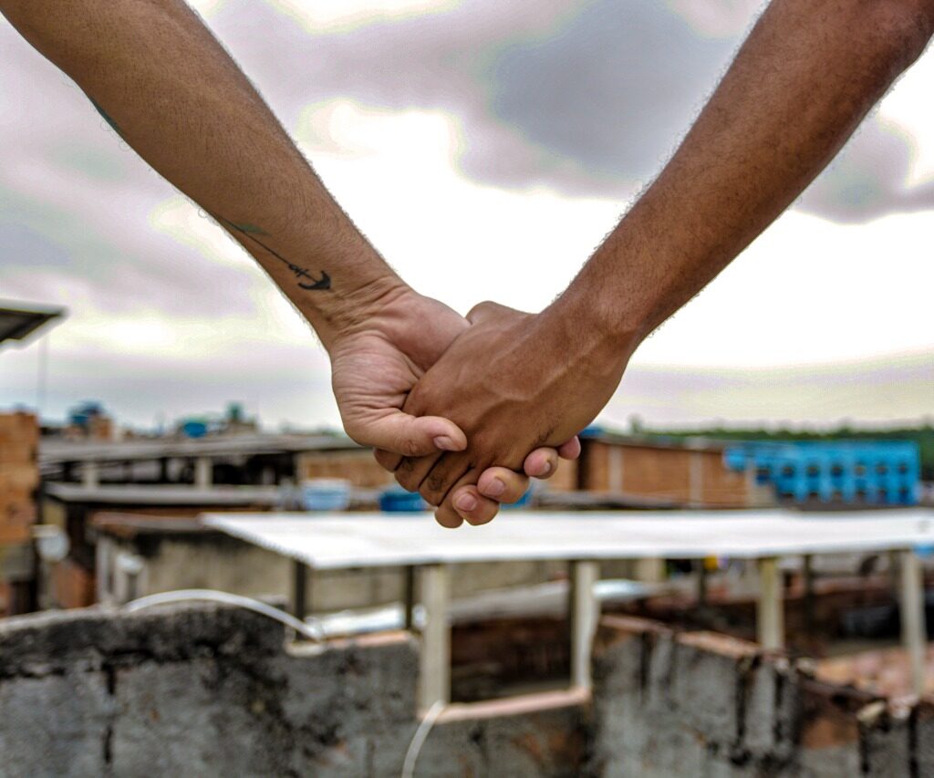 Edição especial do Maré de Notícias busca destacar resistência e luta diária que coletivos e indivíduos LGBTQIA+ constroem há décadas na Maré e nas outras periferias | Foto: Matheus Affonso