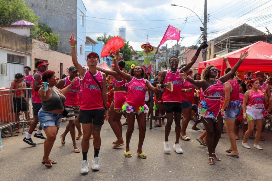 A primeira edição do CarnaVoz aconteceu aos pés do Morro do Adeus. (Foto: Marlon Soares / Voz das Comunidades)